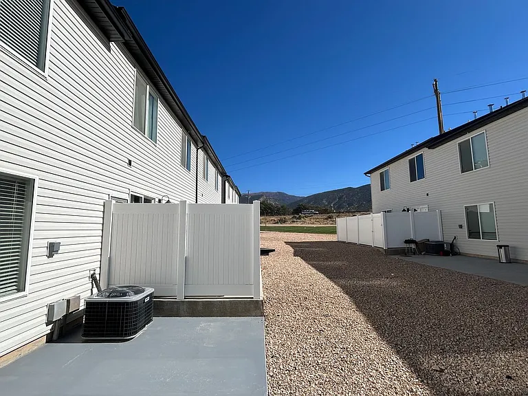 317 N 2050 W — Photo 13