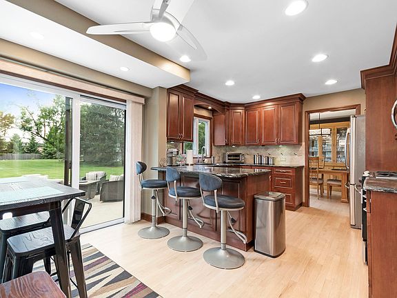 5th image of 848 Braintree Ln