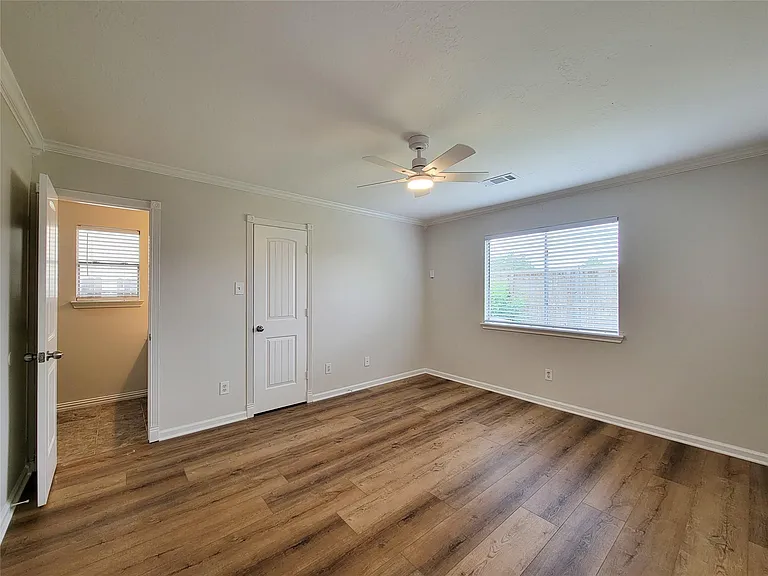 3658 Villa Glen Dr — Photo 17