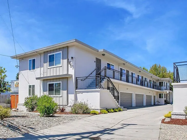 1461 150th Ave #E — Photo 3