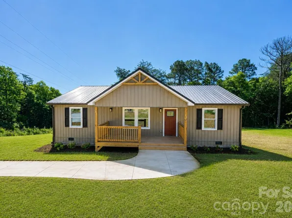 2017 Bailey Dr, Hickory, NC 28601