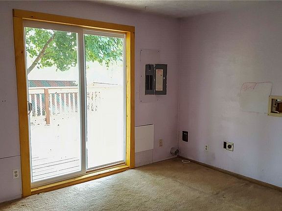 5th image of 203 Maxwell St