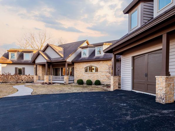 19 Cedar Rim Trl, Galena, IL 61036
