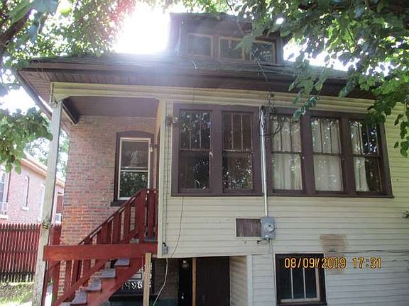 4th image of 8449 S Saginaw Ave