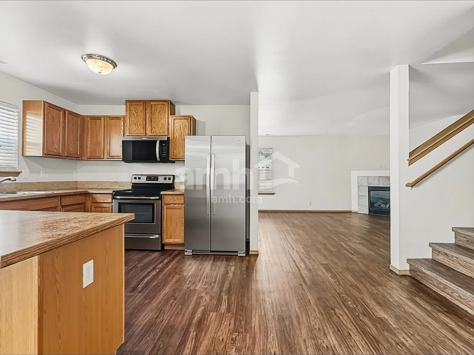 4 bed, 2.5 bath, 2546 sqft, $3,230 — Photo 4