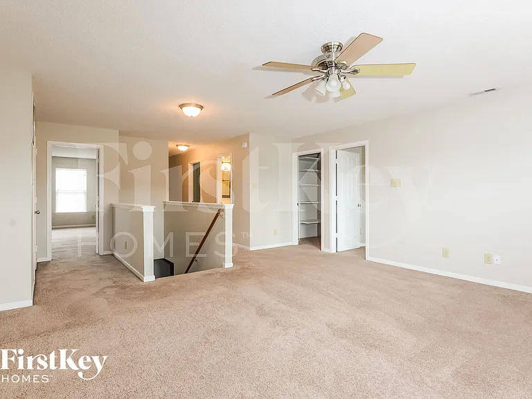 10735 Cyrus Dr — Photo 11