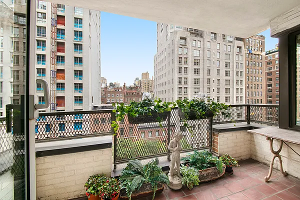 Sold by Compass | media 4