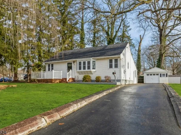 24 Princeton Ter, Oakland Boro, NJ 07436