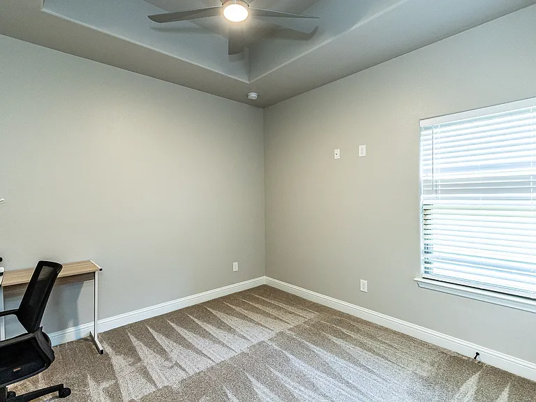 912 N Fulton Ave — Photo 12