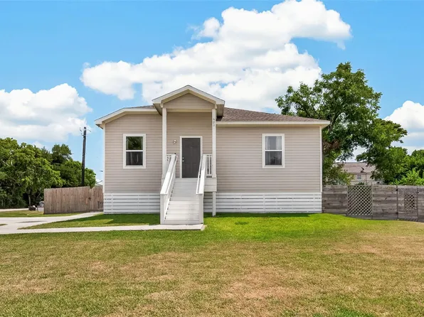 403 S 2nd St, La Porte, TX 77571