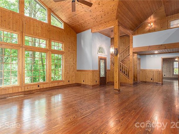 2nd image of 47 Oriole Dr