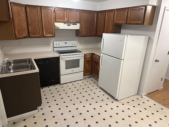 2nd image of 4887 Basswood Dr #4887