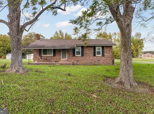 104 Lucas Rd, Cochran, GA 31014