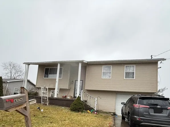 278 Lincoln Dr, Mineral Wells, WV 26150