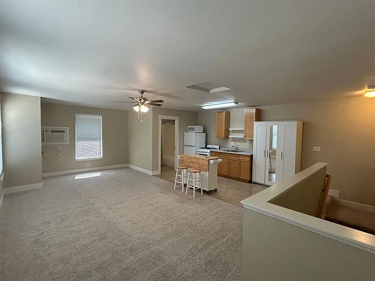 1821 Roth St #B — Photo 4