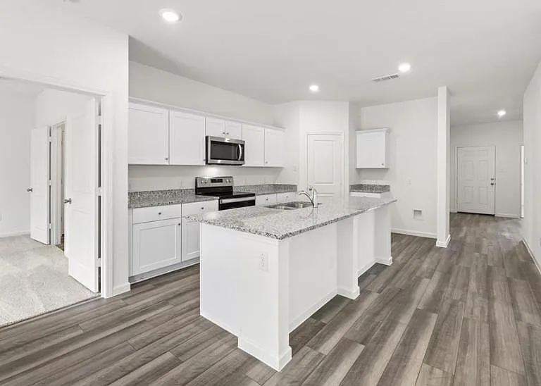 17 Glen Crossing Rd — Photo 6