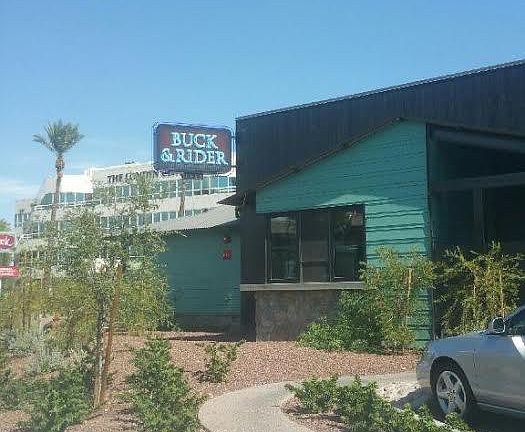 nearby restaurant walking distance