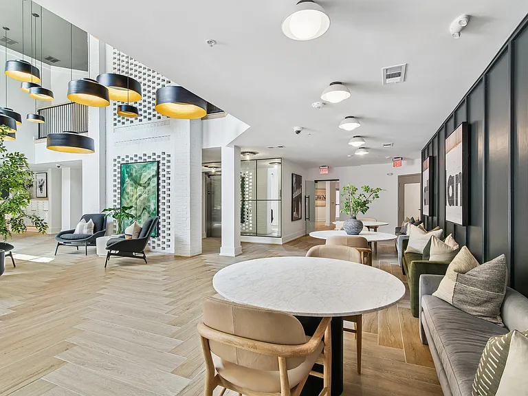 Avana on Main — Photo 16