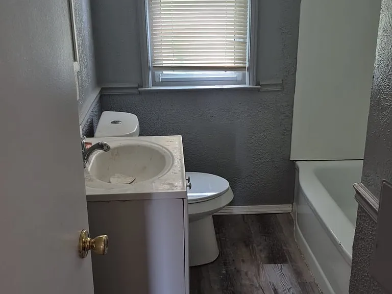 110 Ivy St — Photo 10