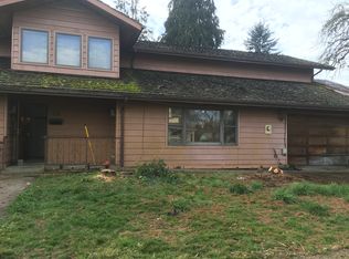39 N L St, Cottage Grove, OR 97424
