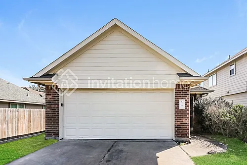 18707 N Lyford Dr Photo 1