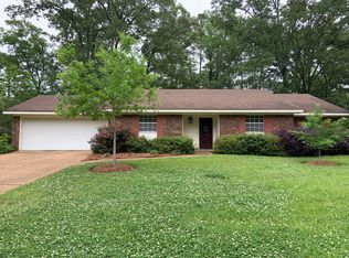 166 Woodgate Dr, Brandon, MS 39042