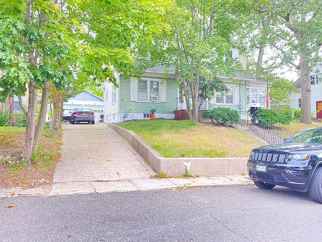 68 Wyman Ave #2 — Photo 16