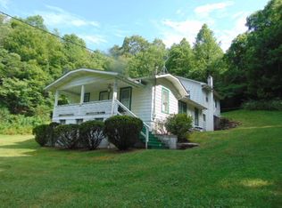 168 Knob Branch Rd, Mount Hope, WV 25880