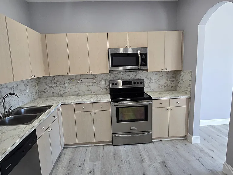 4580 24th Pl SW #B — Photo 6