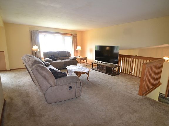 2nd image of 858 Jon Ln