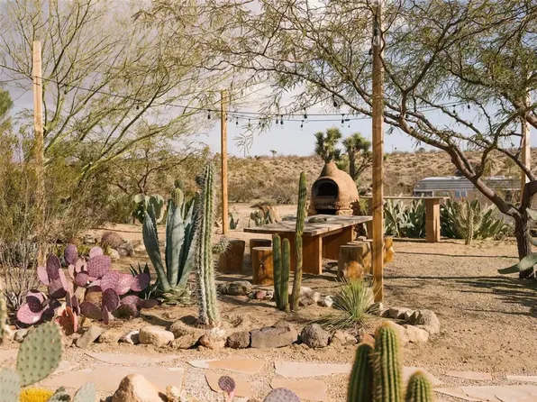 1122 Delgada Rd, Yucca Valley, CA 92284