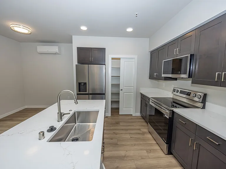 1901 E 11th St #202 — Photo 11