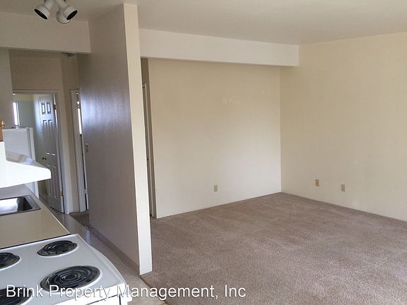 4th image of 717 A St NE APT 20