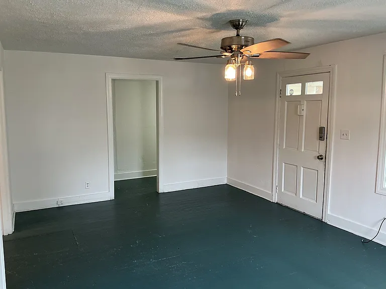 318 Linden St — Photo 5
