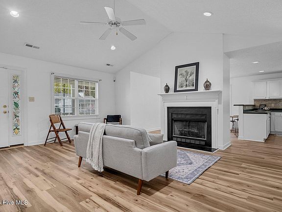 3rd image of 1621 Greys Mill Road