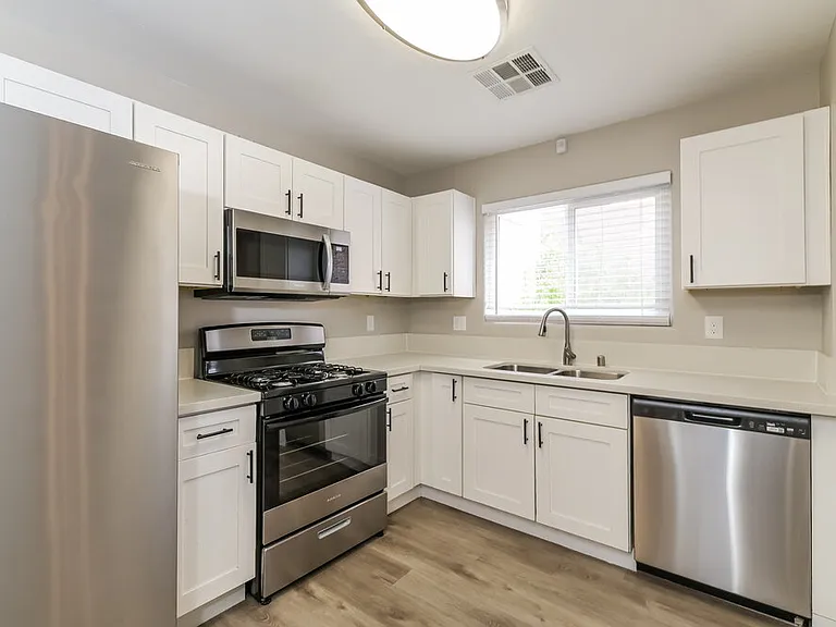 6002 Aripeka St — Photo 7