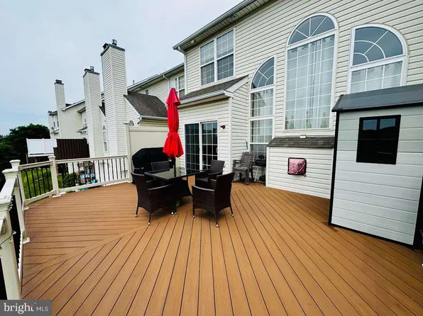 27 Lincoln Dr, Downingtown, PA 19335