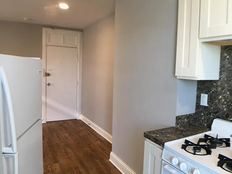 218 S 43rd St #3R — Photo 6