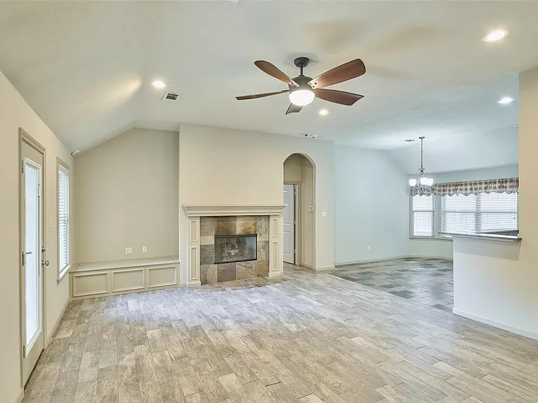 13613 Vail Dr — Photo 4