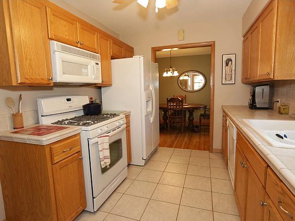 5th image of 1825 City Heights Dr
