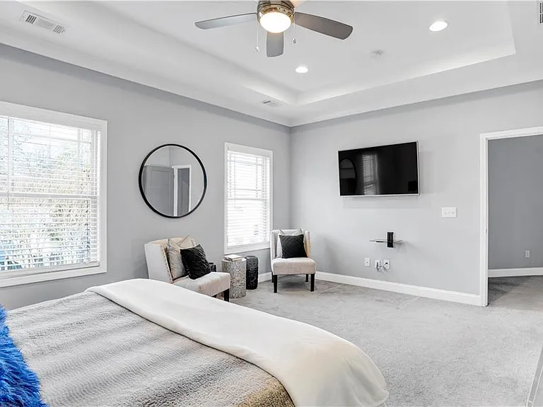 1395 Marion St SE — Photo 17