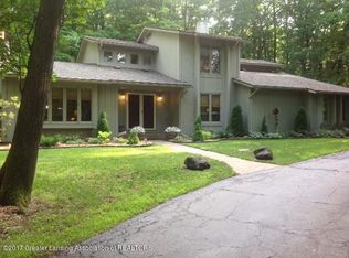 9065 Autumnglo Dr, Clarkston, MI 48348