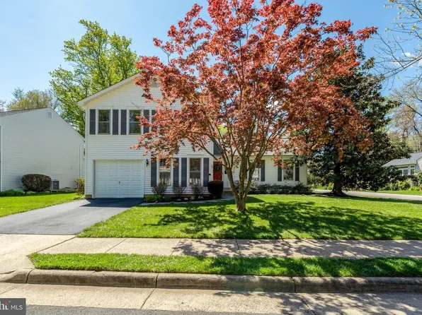 6054 Burnside Landing Dr, Burke, VA 22015