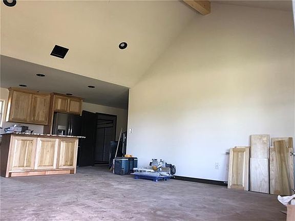 3rd image of 2411 Creek Dr