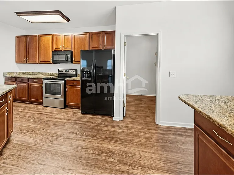 4804 Peninsula Pointe Dr — Photo 4