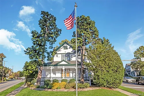 215 Conklin St Photo 1