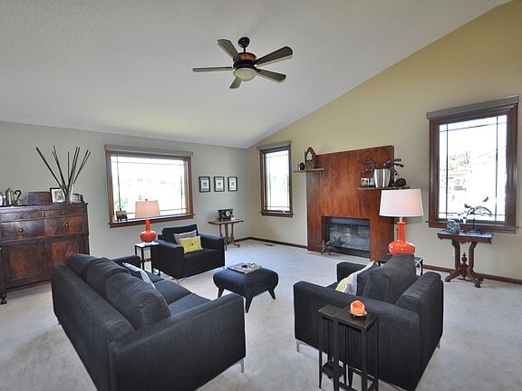 4th image of 8259 Paddington Ct