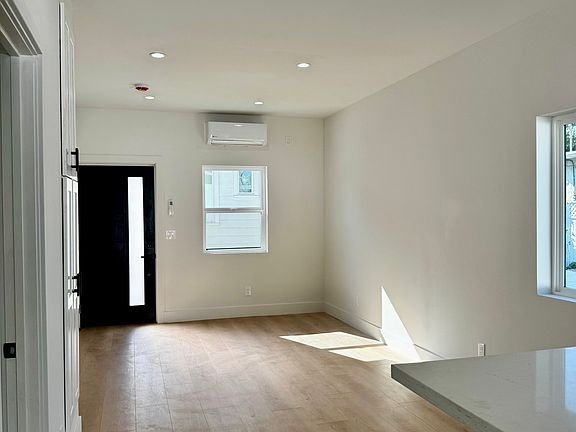 4th image of 5530 Aura Ave