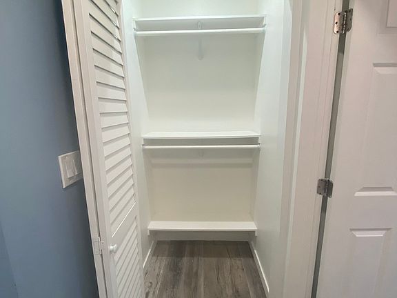 3rd image of 526 Golden Ave APT 2