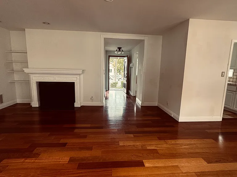 2820 N Buena Vista St — Photo 42